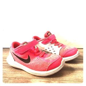 Girls toddler tennis shoes.